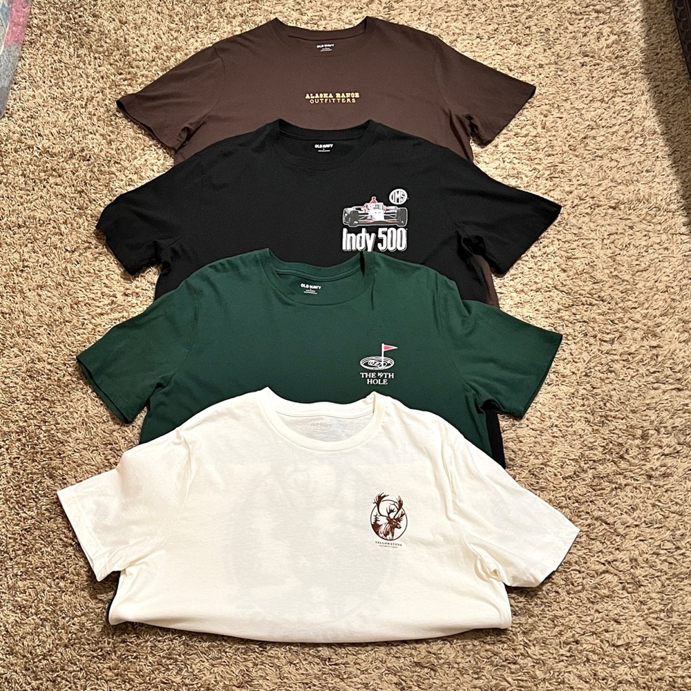 [Old Navy] 4 Men’s Graphic T-shirts Large Casual Activewear Sporty